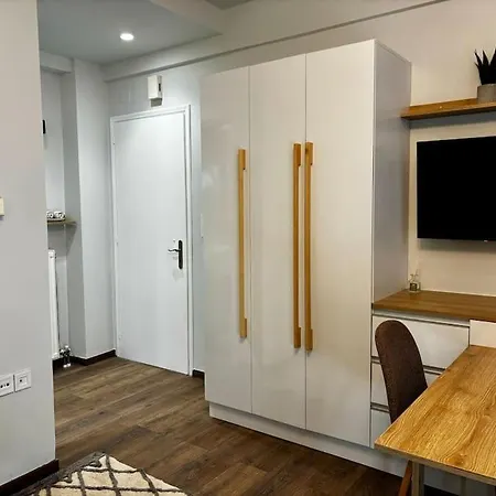 The Cosy Corner * Tríkala